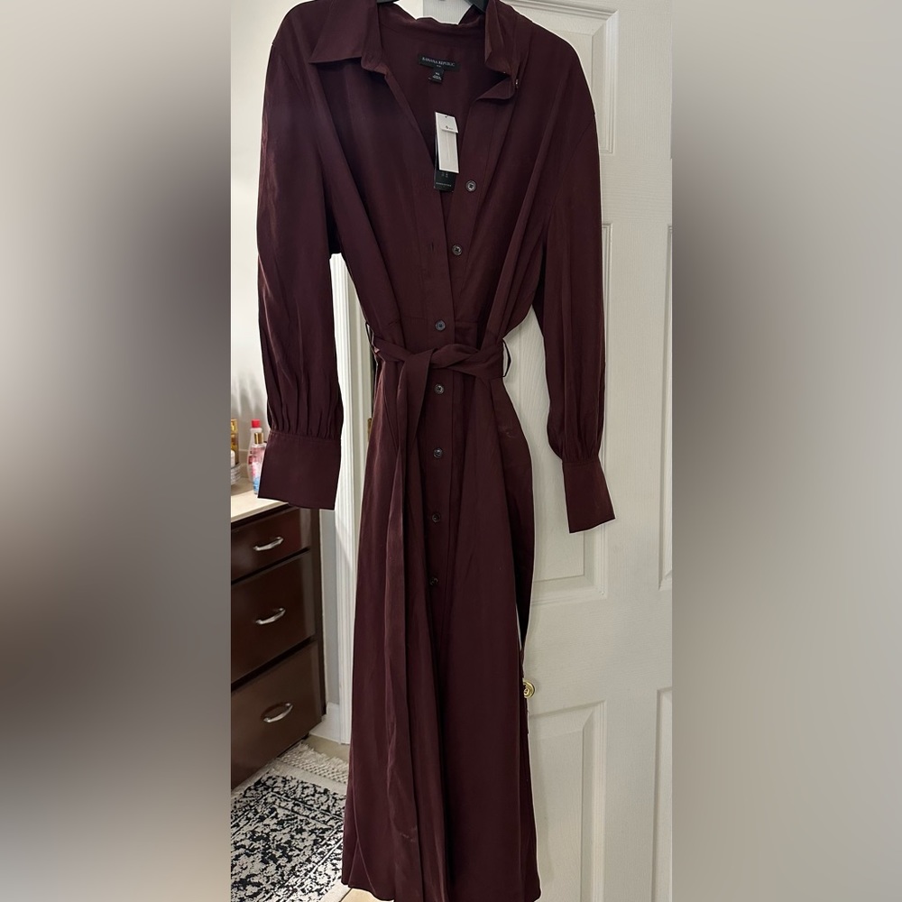 Banana Republic shirtdress. Brand new with tags. Size XL. Burgundy color